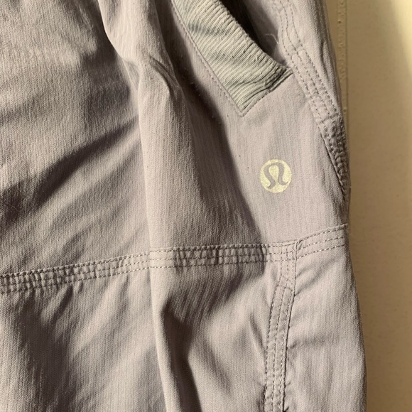 - Lululemon studio crop — fossil colour. - Picture 5 of 8